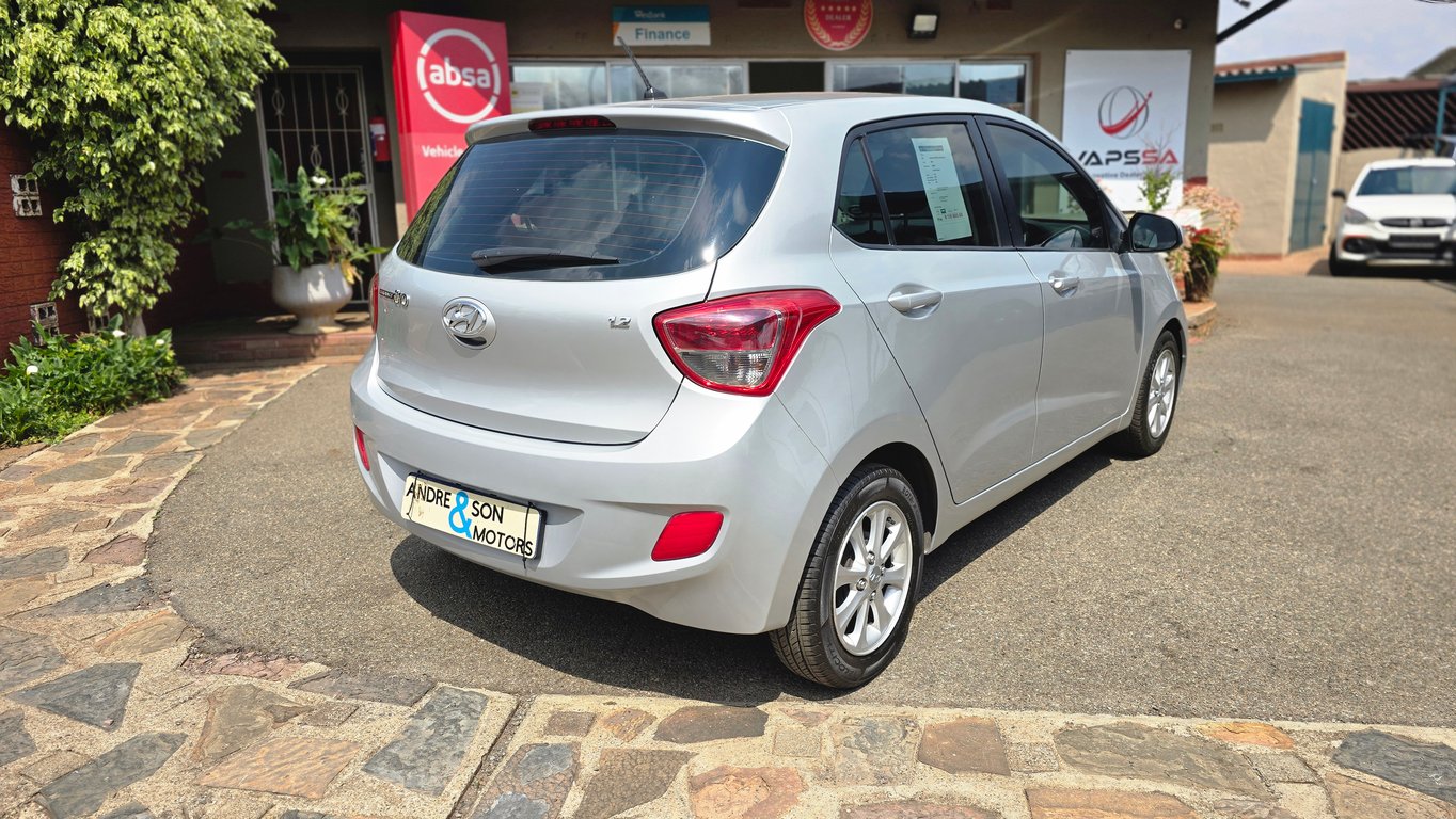 2015 Hyundai Grand I10 1.25 Fluid Auto photo 3