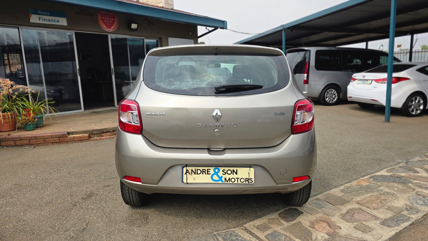 2015 Renualt Sandero 900T photo 4