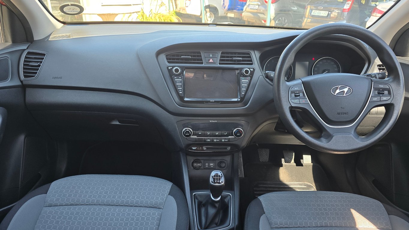 2017 Hyundai i20 1.4 Fluid photo 8
