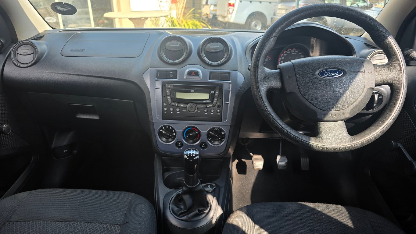 2016 Ford FIGO 1.4 TDCi AMBIENTE photo 5