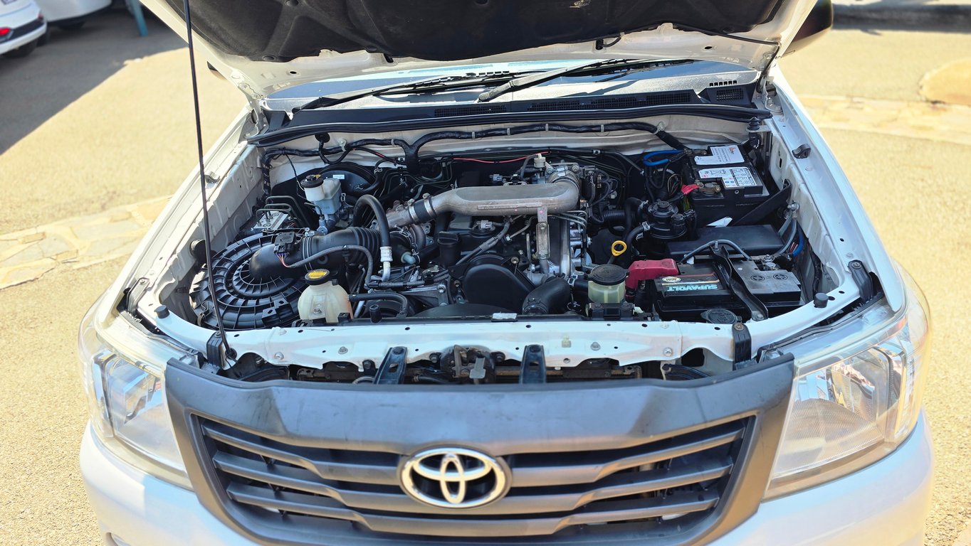 2014 Toyota Hilux 2.5D-4D 4X4 SRX Double Cab photo 15