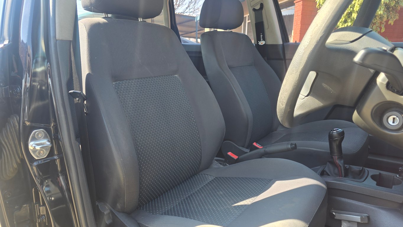 2013 Volkswagen Polo Vivo 1.4 Trendline 5Dr photo 6