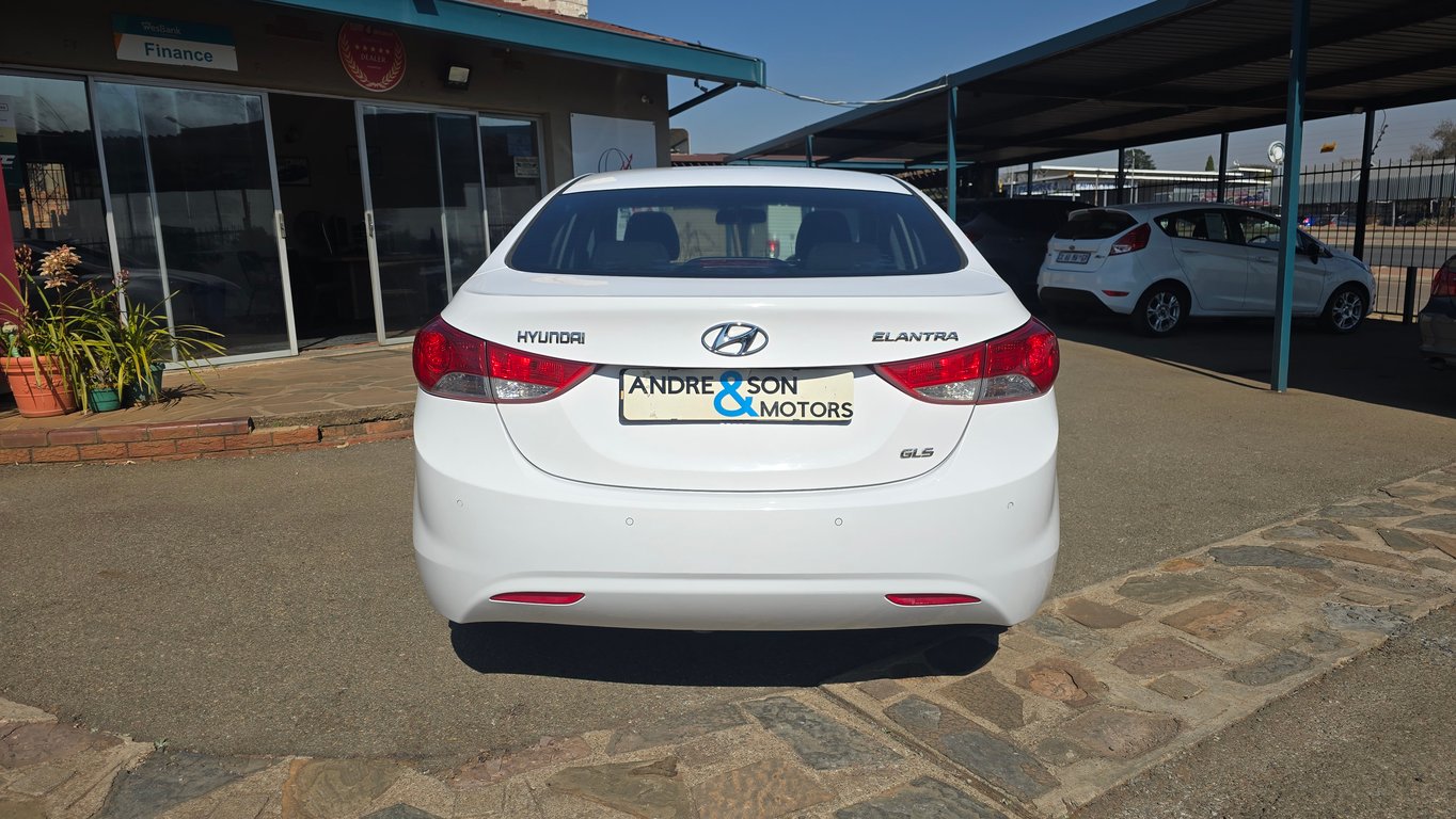 2014 Hyundai Elantra 1.8 Executive Auto photo 4