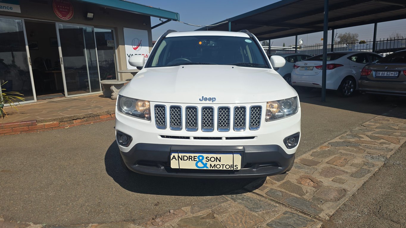 2014 Jeep Compass 2.0 CVT LTD photo 2