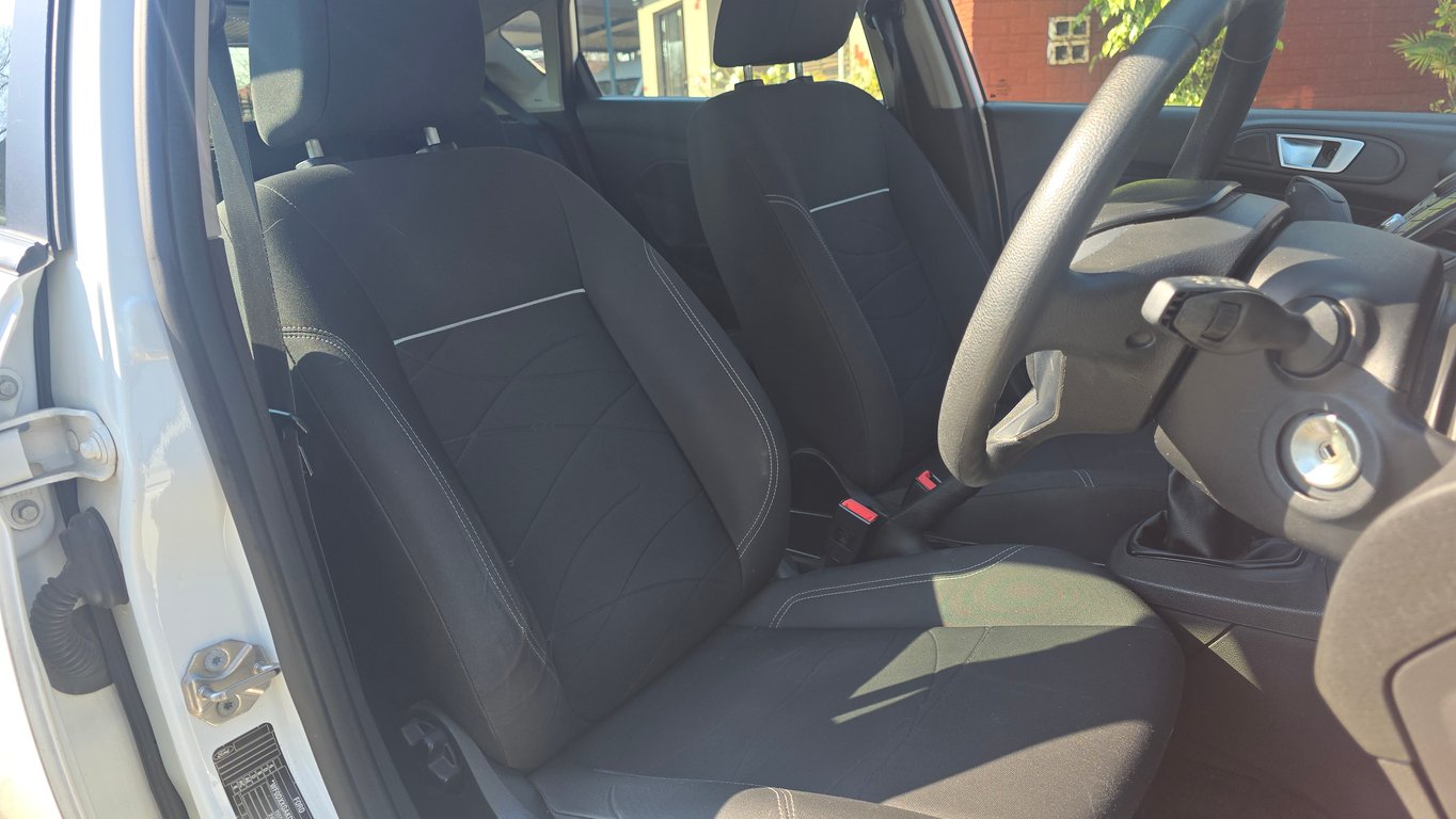2014 Ford Fiesta 1.0 EcoBoost Trend photo 6