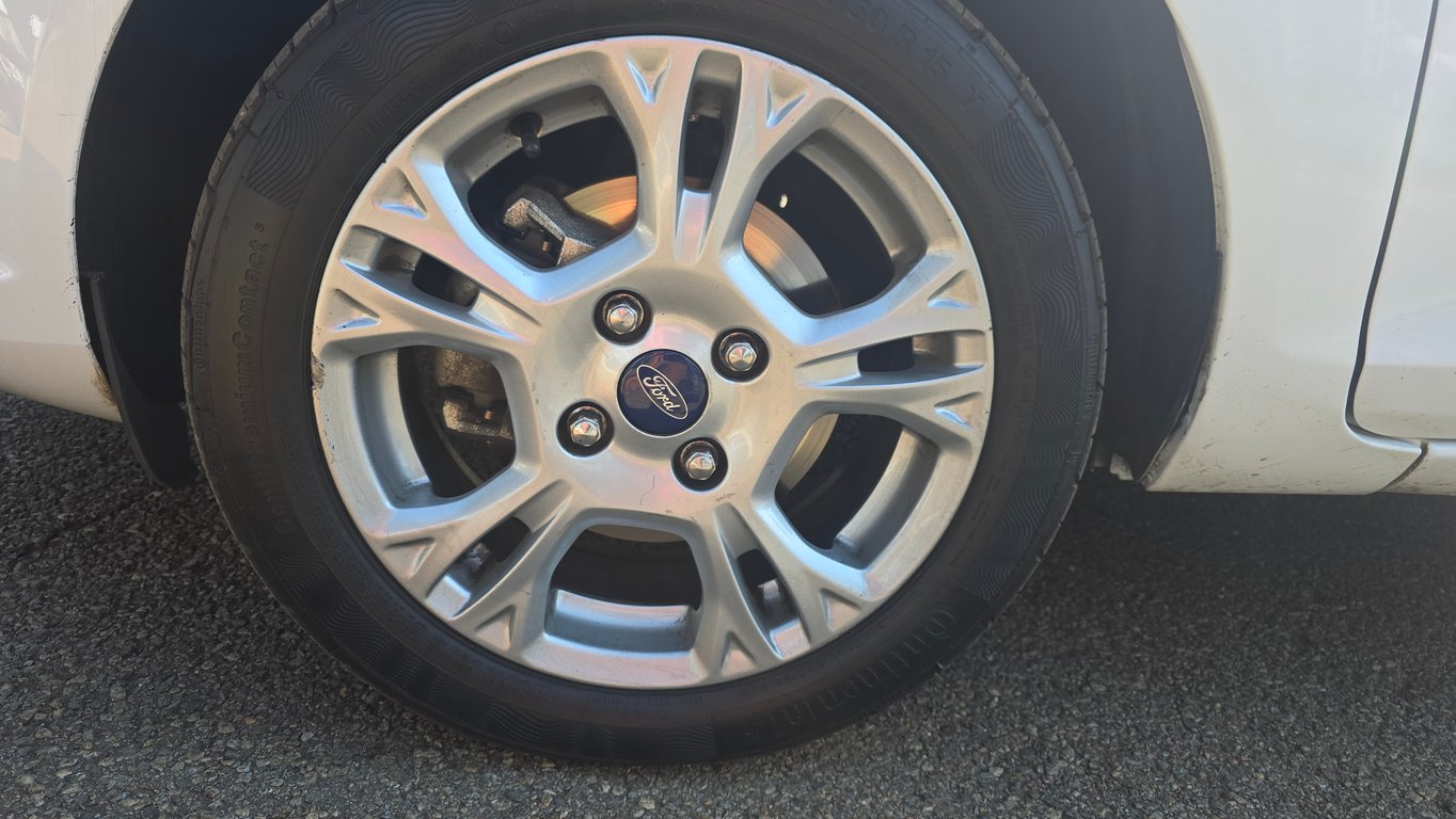 2014 Ford Fiesta 1.0 EcoBoost Trend photo 16