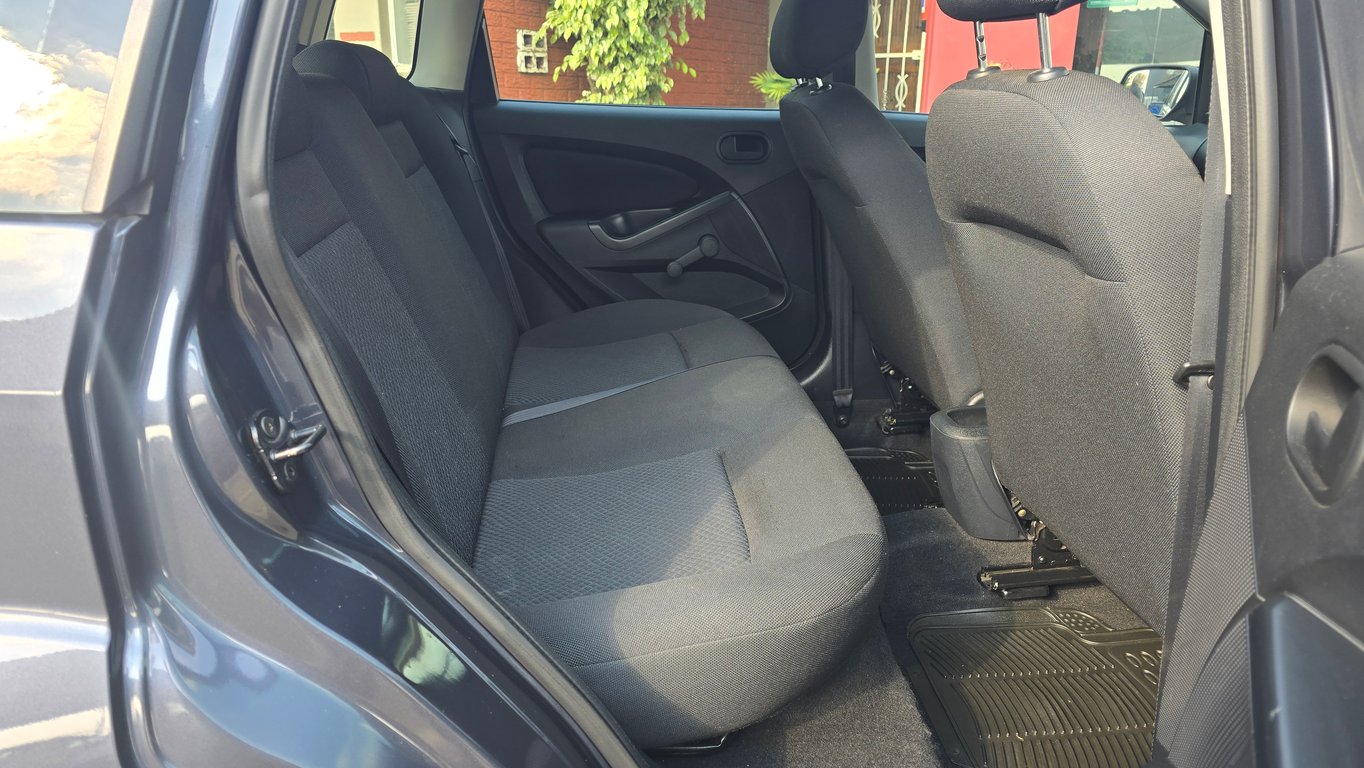 2014 Ford Figo 1.4 Ambiente photo 6