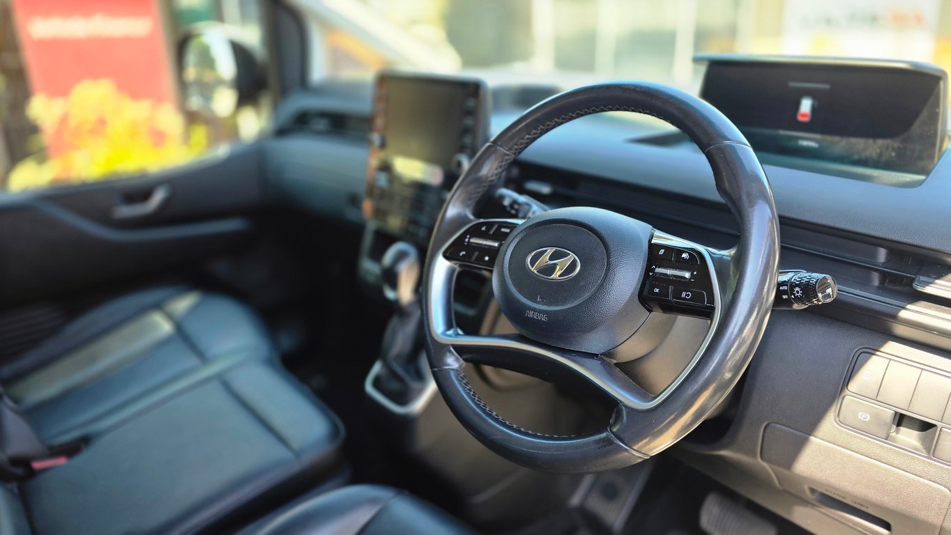 2022 Hyundai Staria 2.2d Executive Auto photo 10
