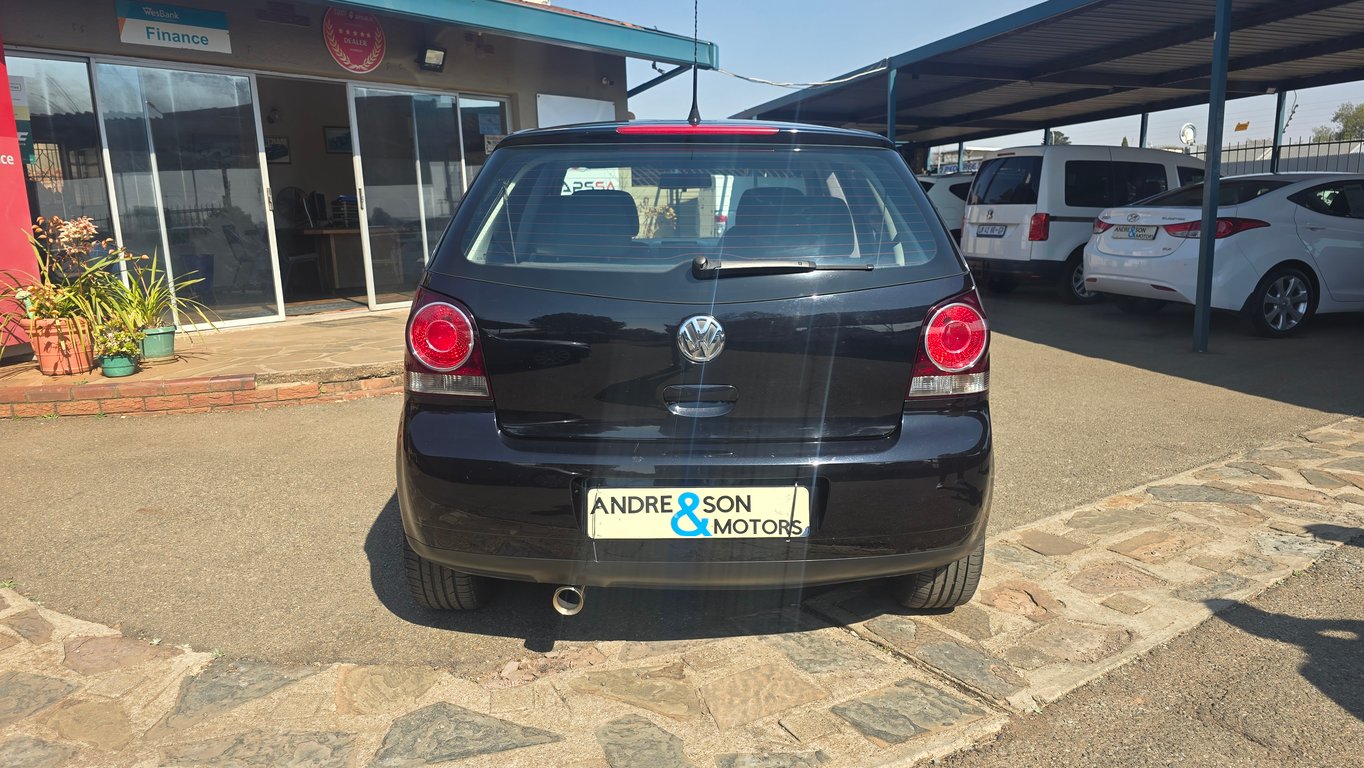 2013 Volkswagen Polo Vivo 1.4 Trendline 5Dr photo 4
