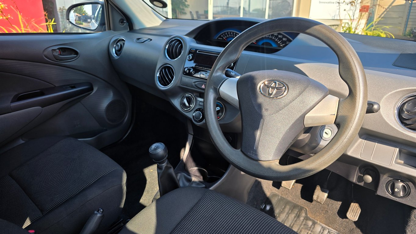 2016 Toyota Etios 1.5 Xs/Sprint Sedan photo 7