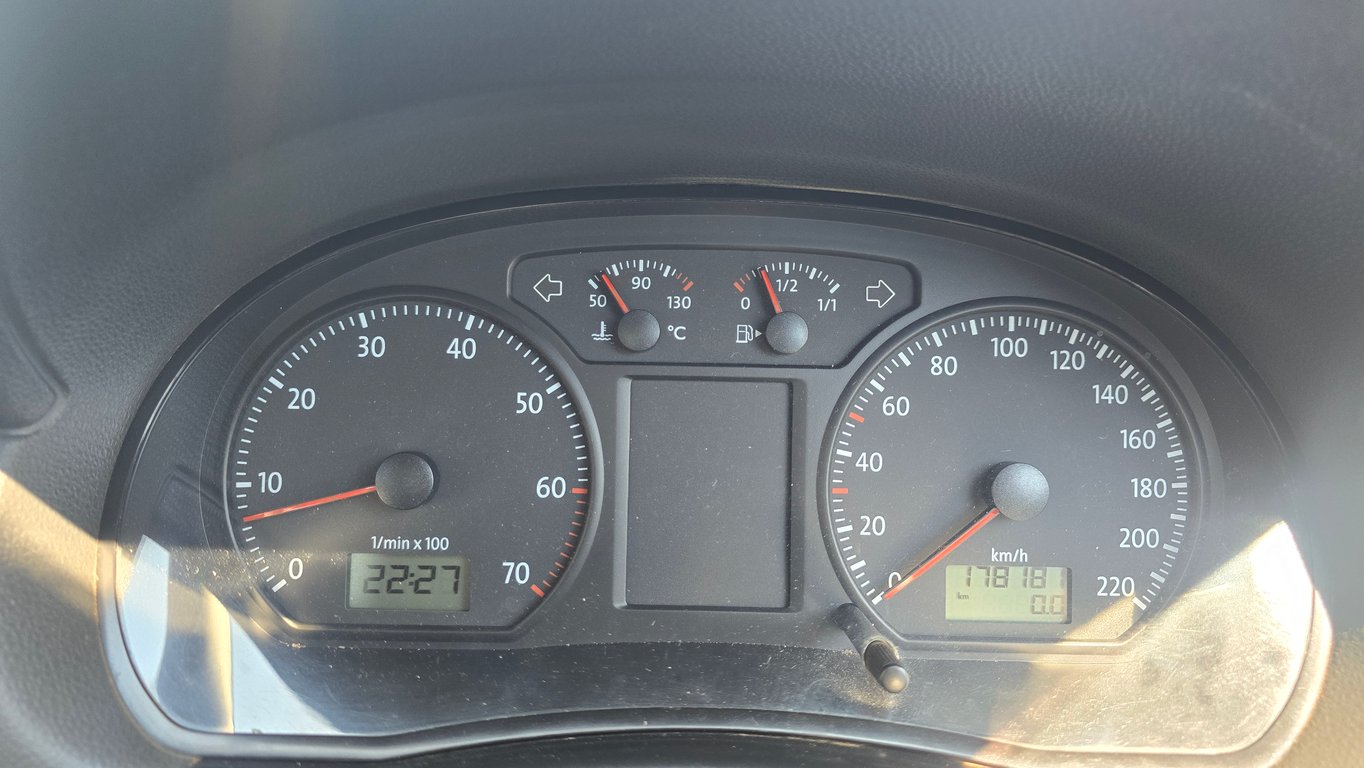 2017 Volkswagen Polo Vivo 1.4 Trendline Sedan photo 9