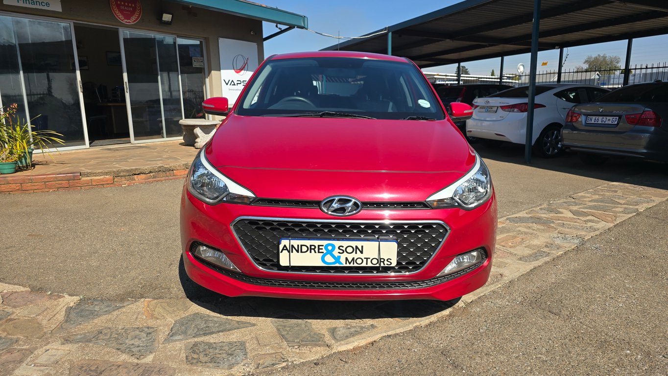 2017 Hyundai i20 1.4 Fluid photo 2