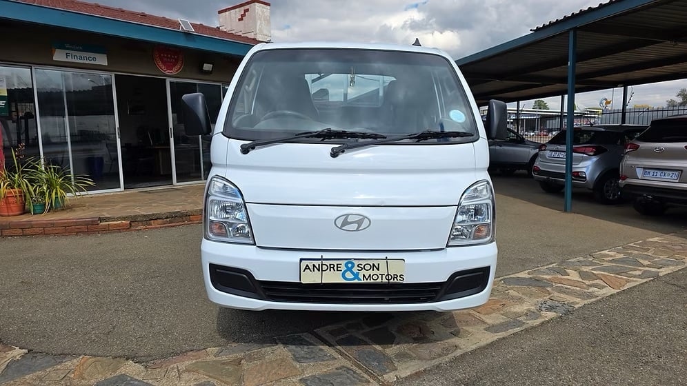 2025 Hyundai H-100 2.6 Deck A/C — another view