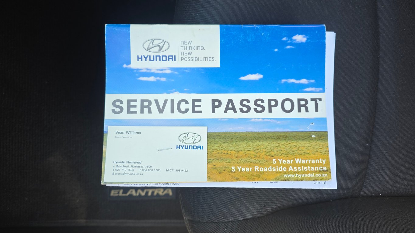 2014 Hyundai Elantra 1.8 Executive Auto photo 17