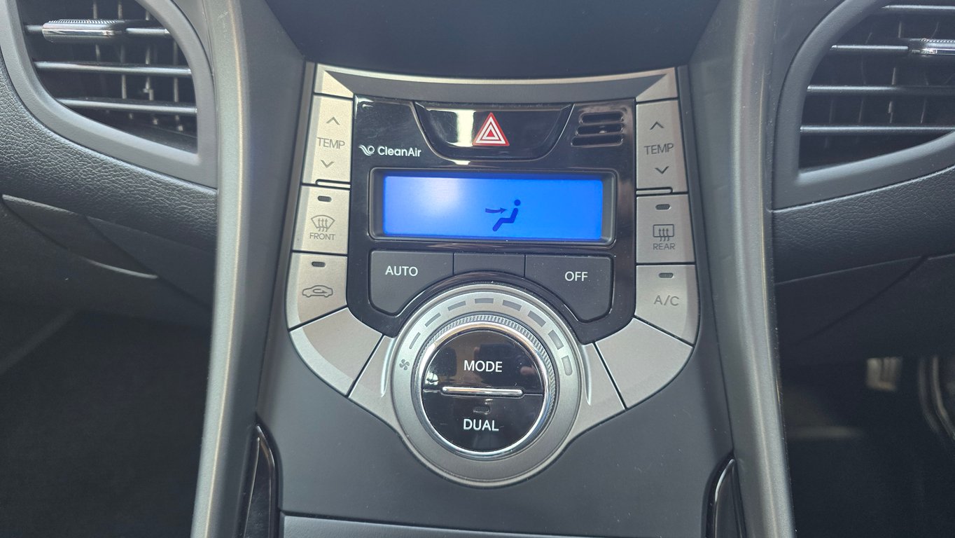 2014 Hyundai Elantra 1.8 Executive Auto photo 11