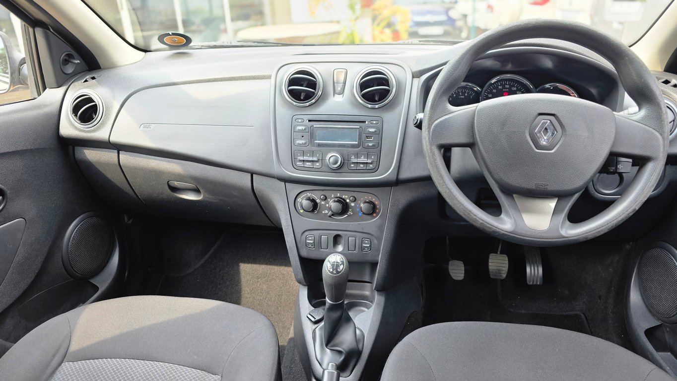 2015 Renualt Sandero 900T photo 8