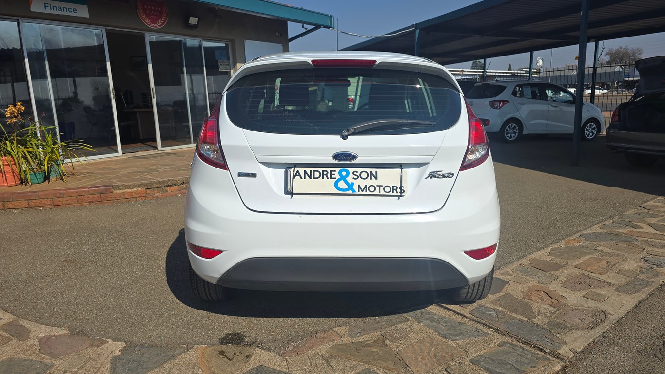 2014 Ford Fiesta 1.0 EcoBoost Trend photo 4