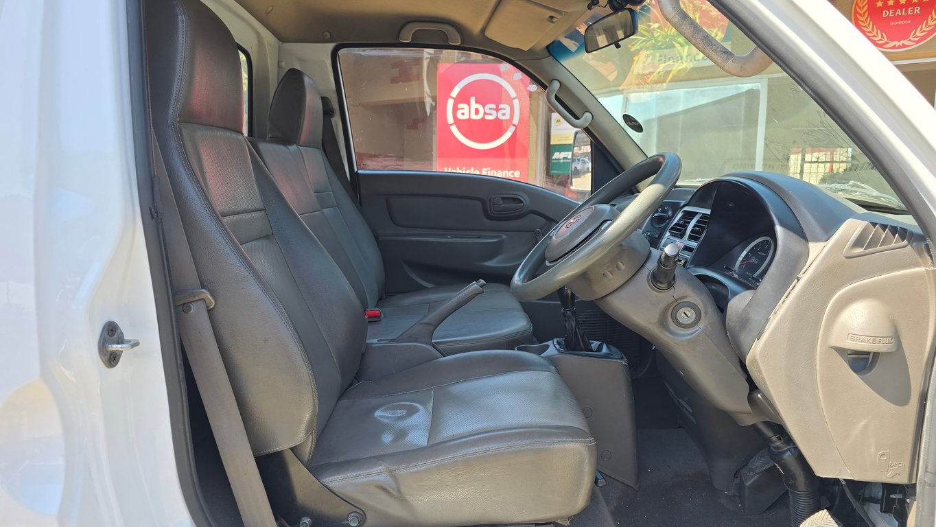 2022 Hyundai H100 2.6D F/C C/C photo 5