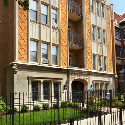 2 Sistershydepark demonstrating ParqEx's smart parking technology in action.