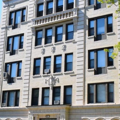 Thevictorianhydepark demonstrating ParqEx's smart parking technology in action.