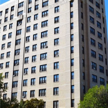 Scholarscornerhydepark demonstrating ParqEx's smart parking technology in action.