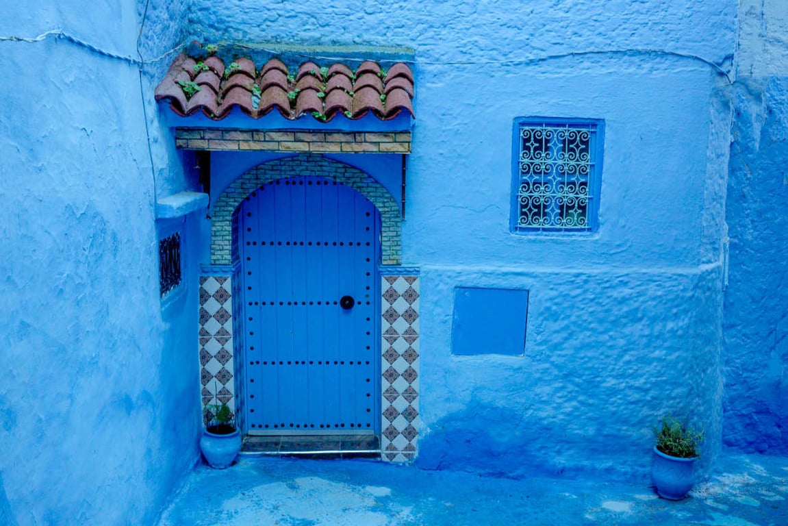 Image with dominant color #3593d7