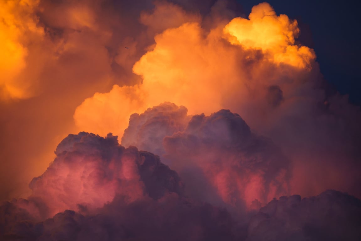 Image with dominant color #e97c2f