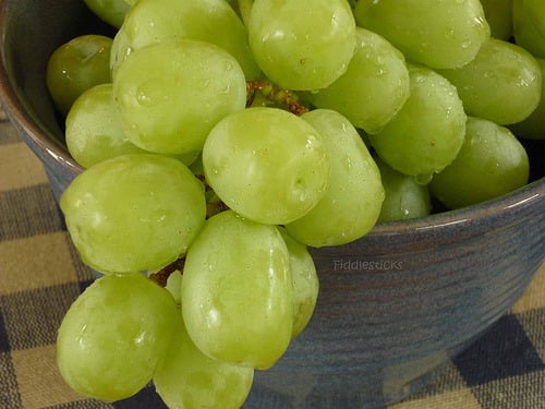 Image with dominant color #838937