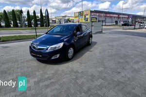 Opel Astra Hatchback 2011