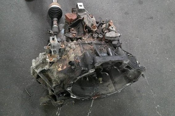 MAZDA 3 BK I 2,0CITD SKRZYNIA BIEGÓW F74020