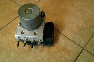 MAZDA CX-3 POMPA ABS 0265956315