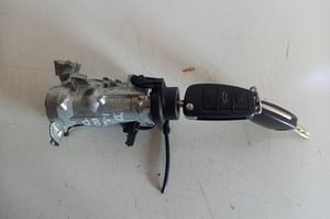 AUDI A3 8P STACYJKA Z KLUCZYKAMI 1K0905854