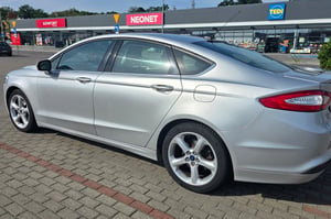 Ford Fusion Sedan 2016