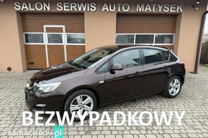 Opel Astra Hatchback 2013