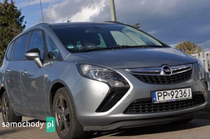 Opel Zafira Minivan 2012