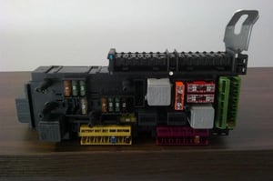 MERCEDES W204 MODUŁ STEROWNIK SAM 2049060105 LUB 2049019602