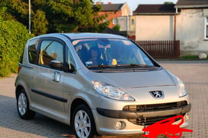 Peugeot 1007 Hatchback 2006