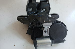 OPEL ASTRA K KOMBI ZAMEK KLAPY BAGAŻNIKA 5920330AC