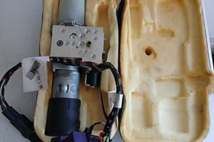 PEUGEOT 207 CC KABRIOLET POMPA HYDRAULICZNA SKŁADANIA DACHU 9680076380