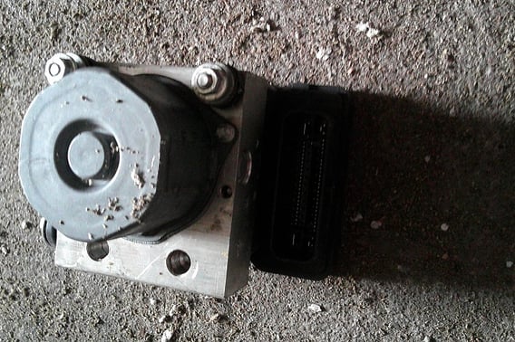 MERCEDES W176 POMPA ABS A0004313700