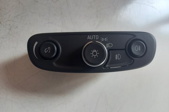 OPEL INSIGNIA B LIFT WŁĄCZNIK ŚWIATEŁ 84215920