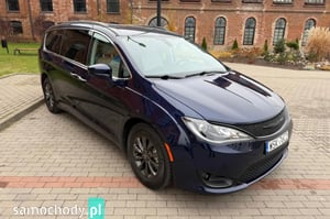 Chrysler Pacifica Minivan 2017