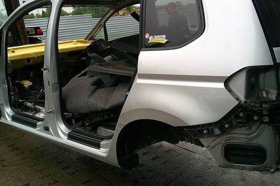 VW TOURAN III BLOTNIK TYŁ ĆWIARTKA PRZÓD PRAWA LA7W