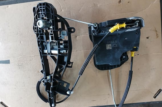 OPEL ASTRA K ZAMEK DRZWI PRZEDNICH LEWYCH 13533584
