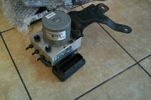KIA CARENS IV POMPA ABS 58910-A4410