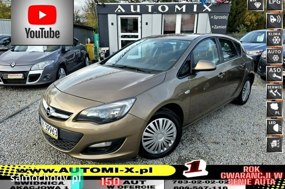 Opel Astra Hatchback 2013