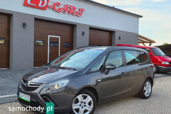 Opel Zafira Minivan 2012