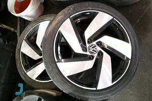 VW GOLF VIII GTI ALUFELGI 18 CALI KOMPLET