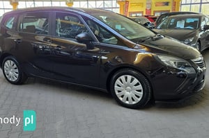 Opel Zafira Minivan 2015