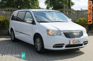 Chrysler Town & Country Van 2014